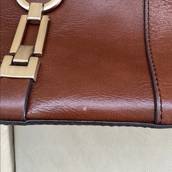 Etienne Aigner rich brown leather shoulder bag w/brushed gold hardware - Picture 13 of 14